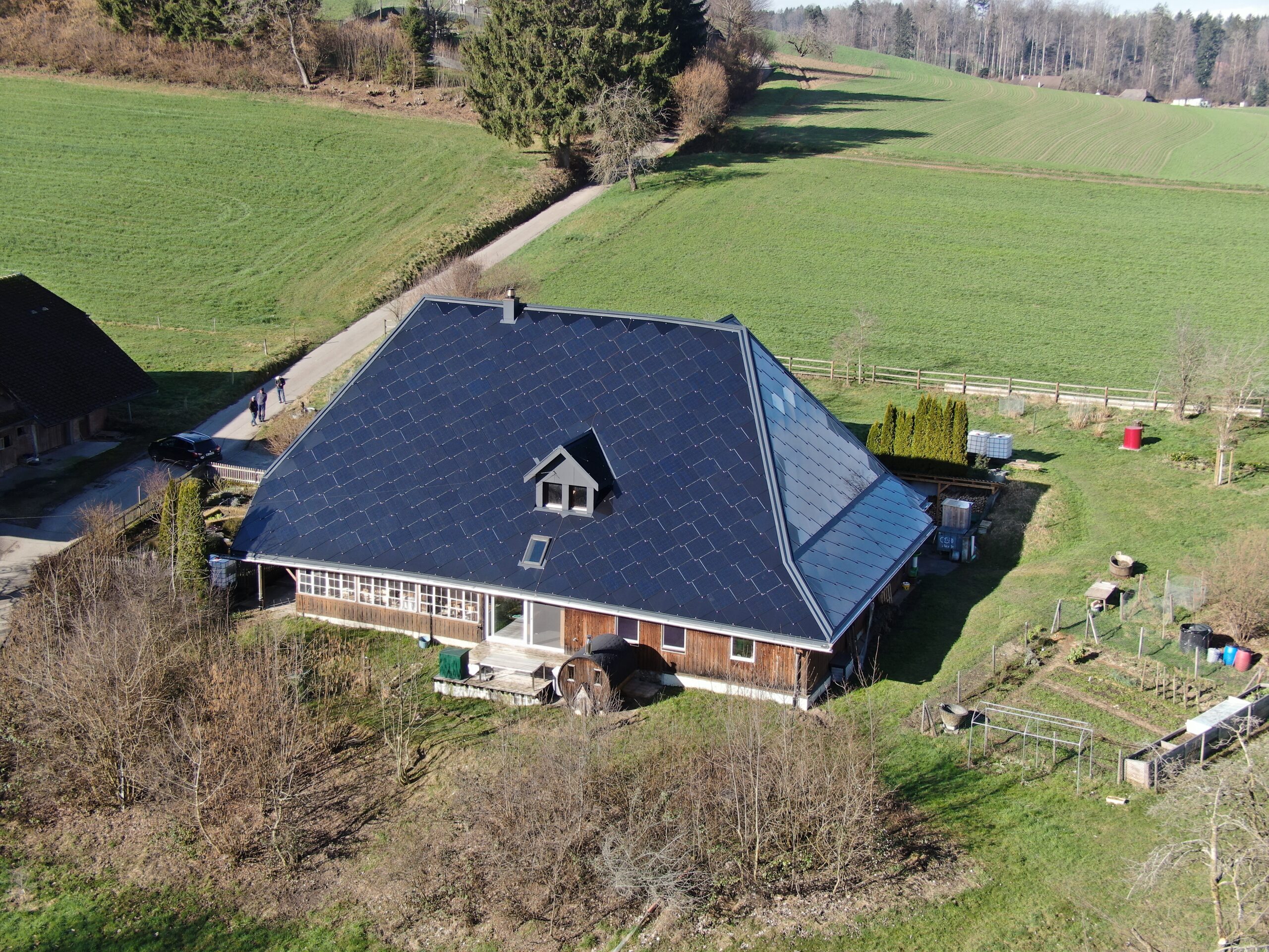 Solar Indach Sursee Reiden Indachanlage mit Solarmodulen statt Dachziegel in Sursee