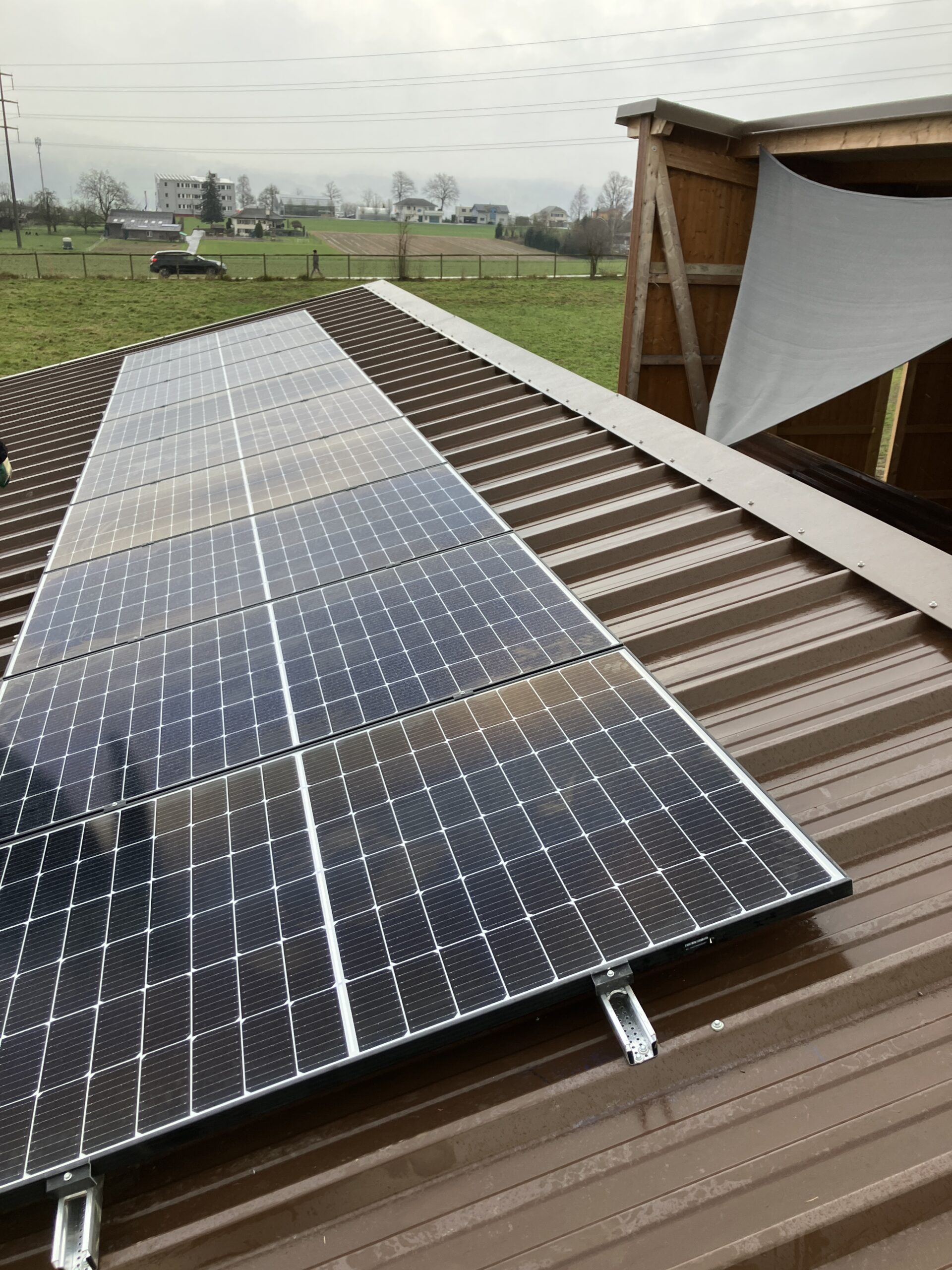 Aufdachanlage auf Steildach in Nottwil INDASOL Solar