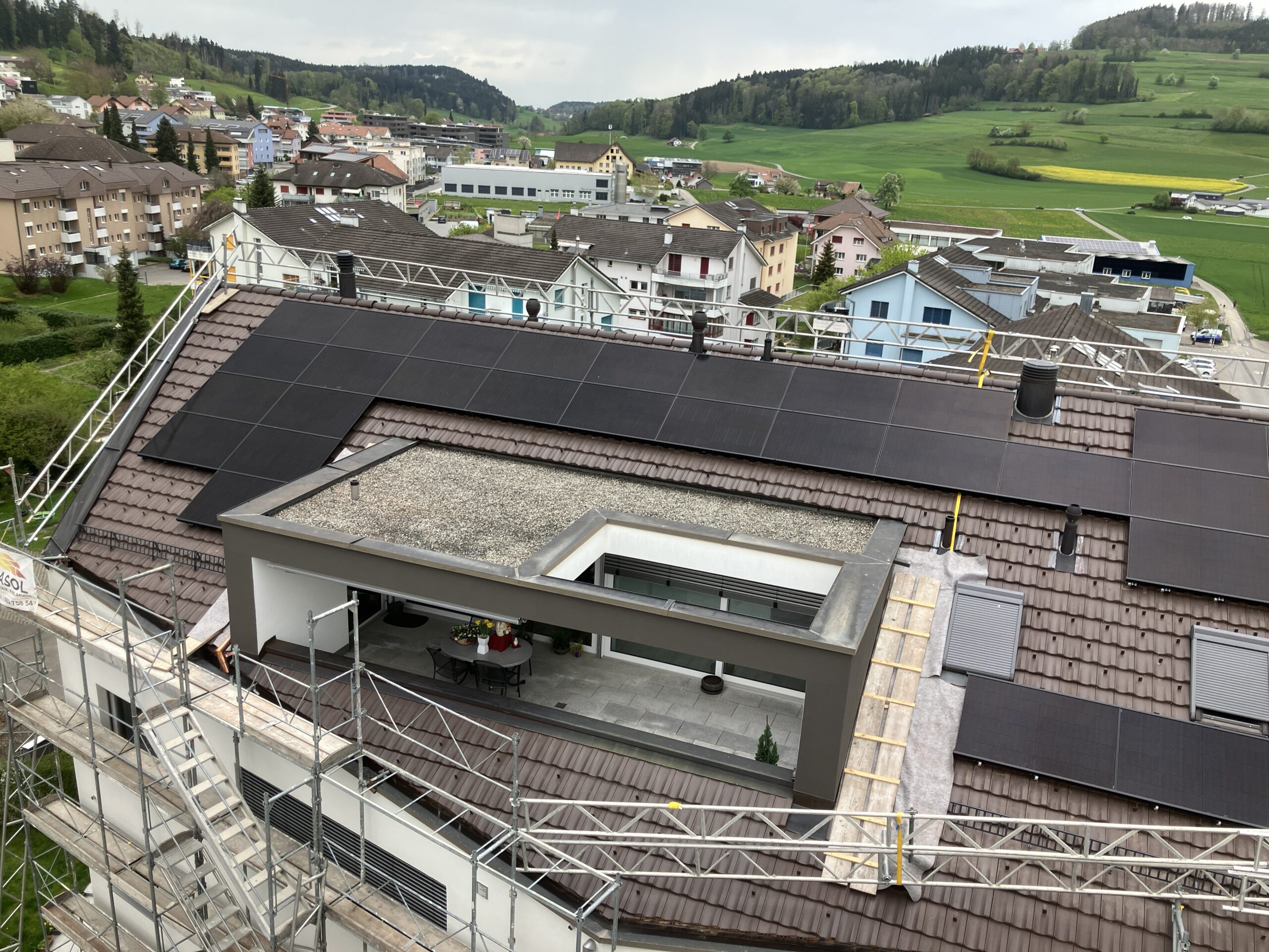 Aufdach Photovoltaik für Einfamilienhaus Luzern