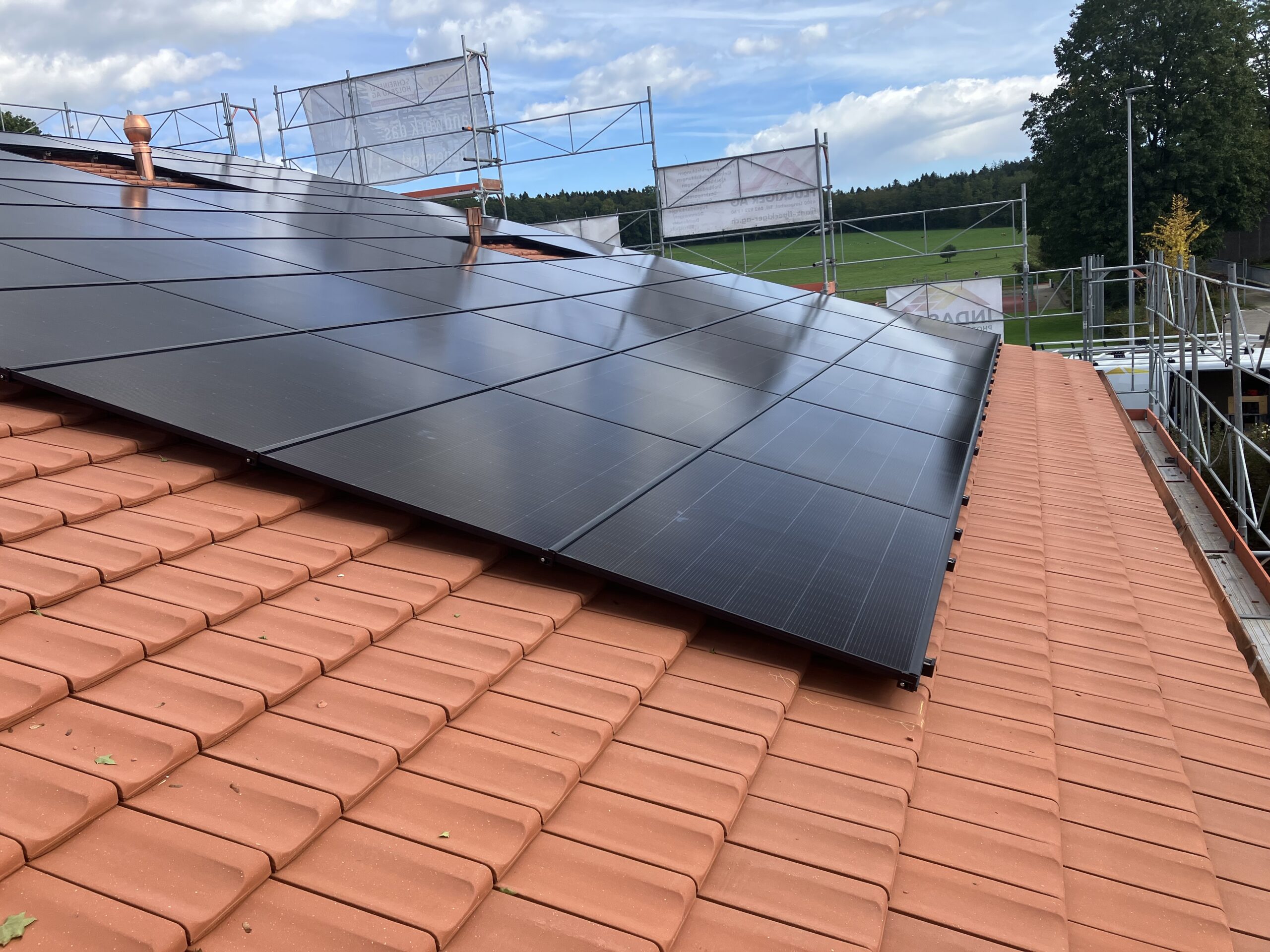 Langenthal Solar Aufdach Photovoltaik für Aufdach