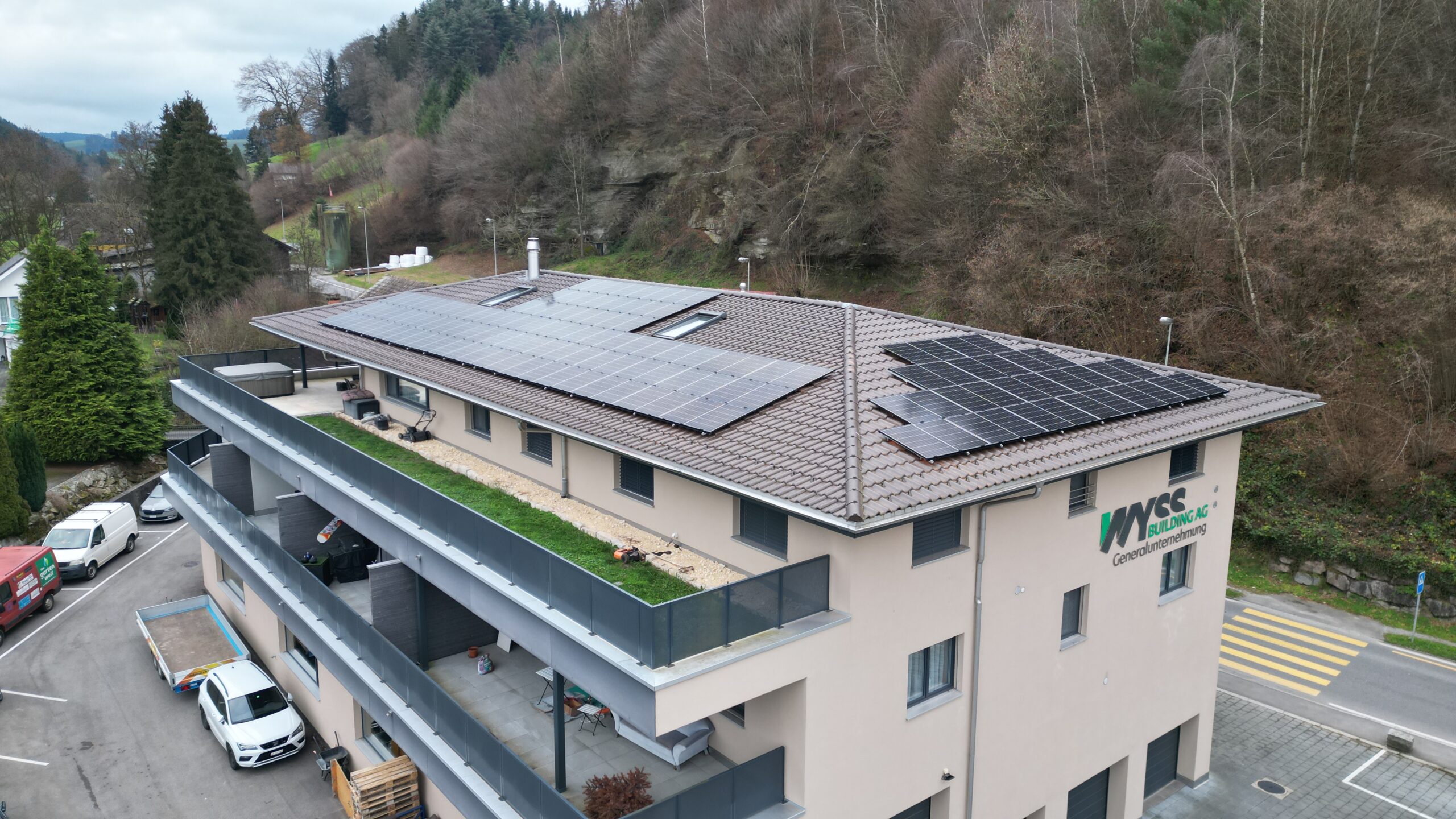 Solarteur Reiden Aufdach Photovoltaik für MFH