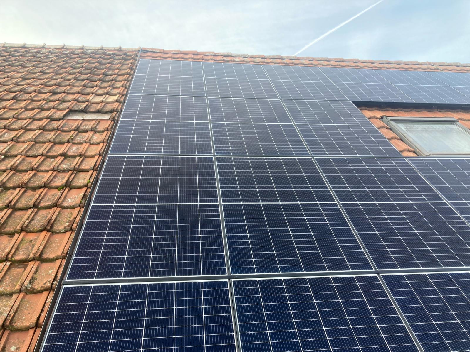 Solardach Oberkirch Aufdach Photovoltaik für Einfamilienhaus