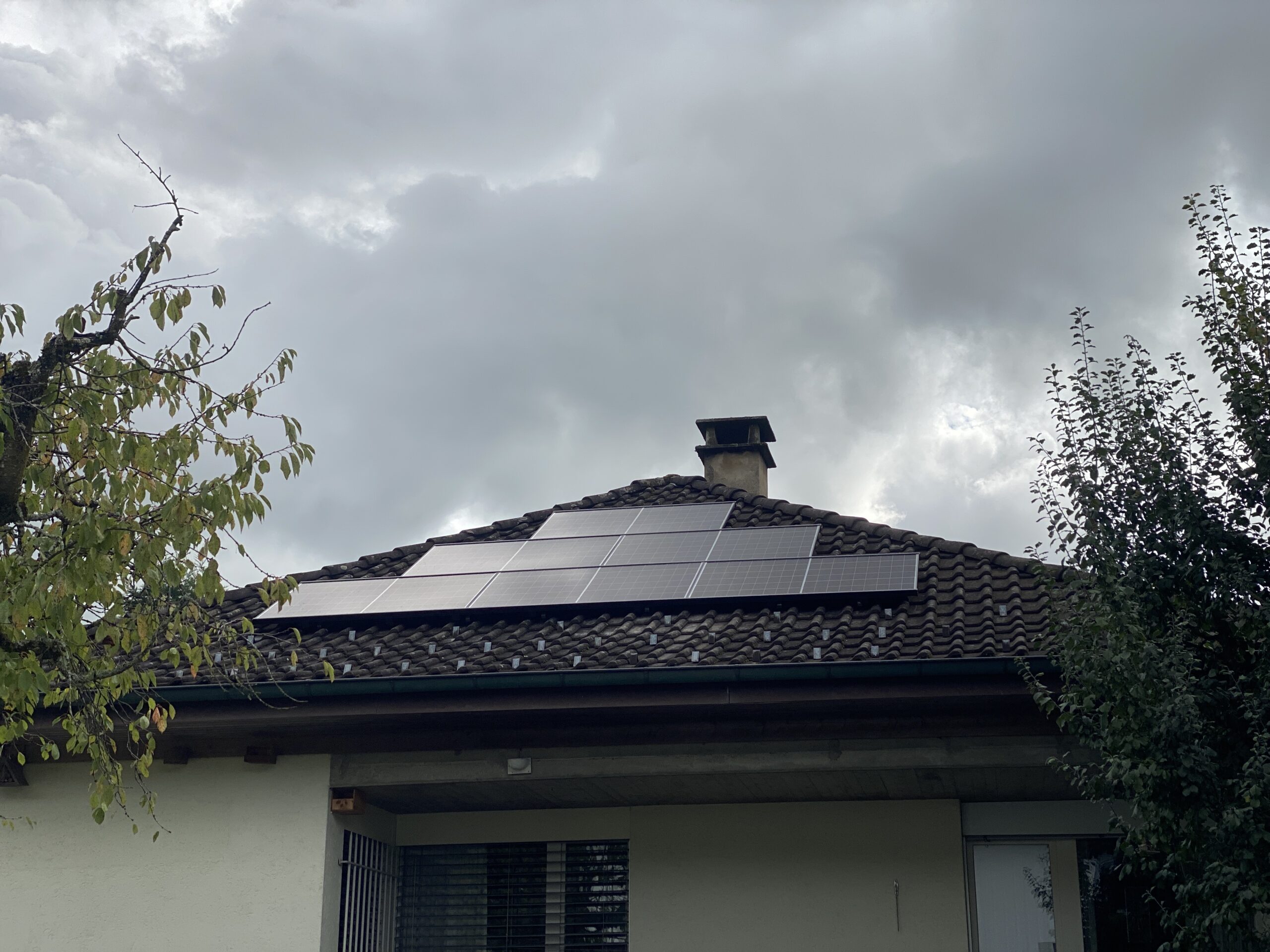 Solarprofi Reiden Aufdach Photovoltaik für Einfamilienhaus