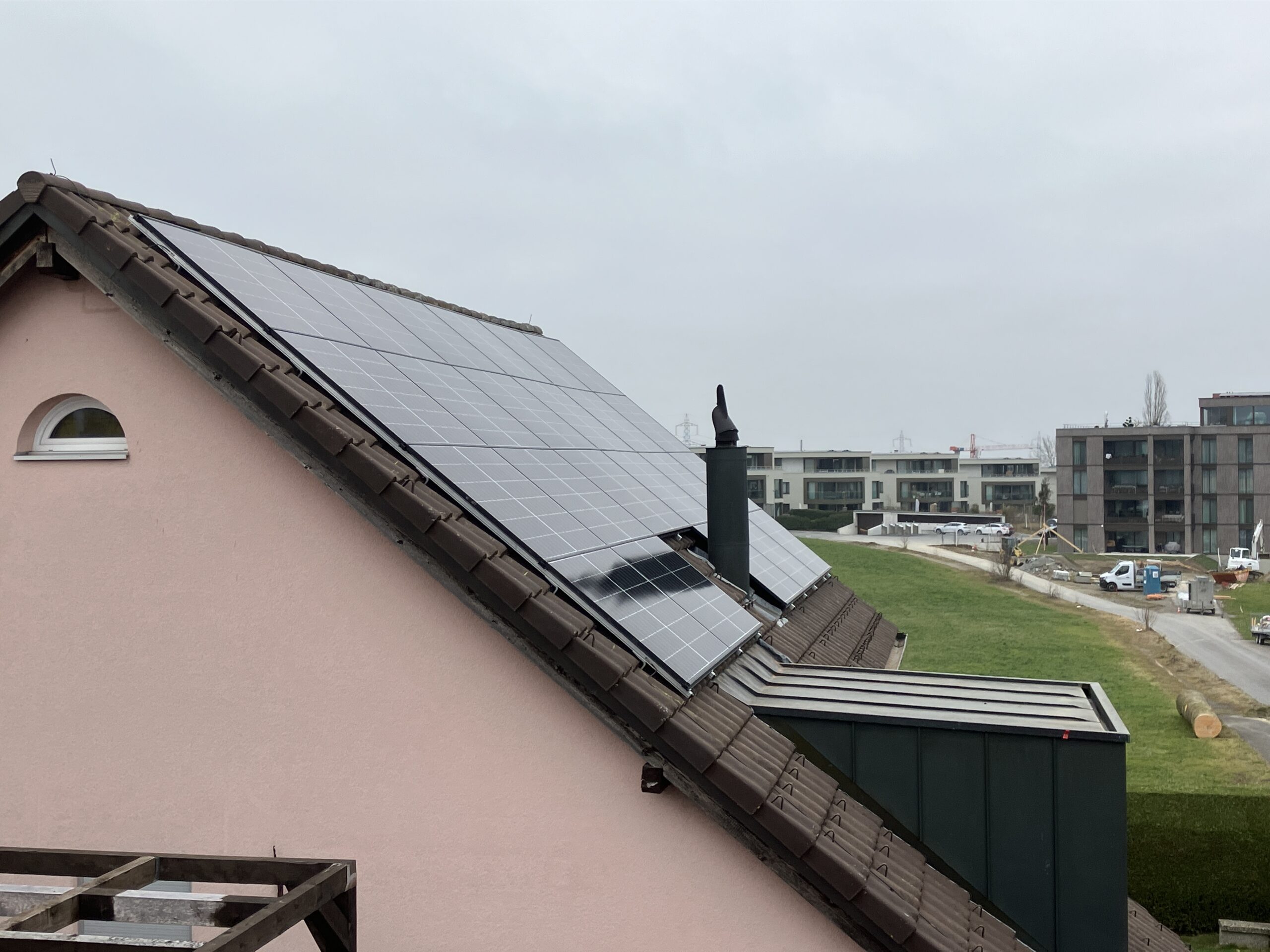 Solarprofi Rothenburg Aufdach Photovoltaik für Einfamilienhaus