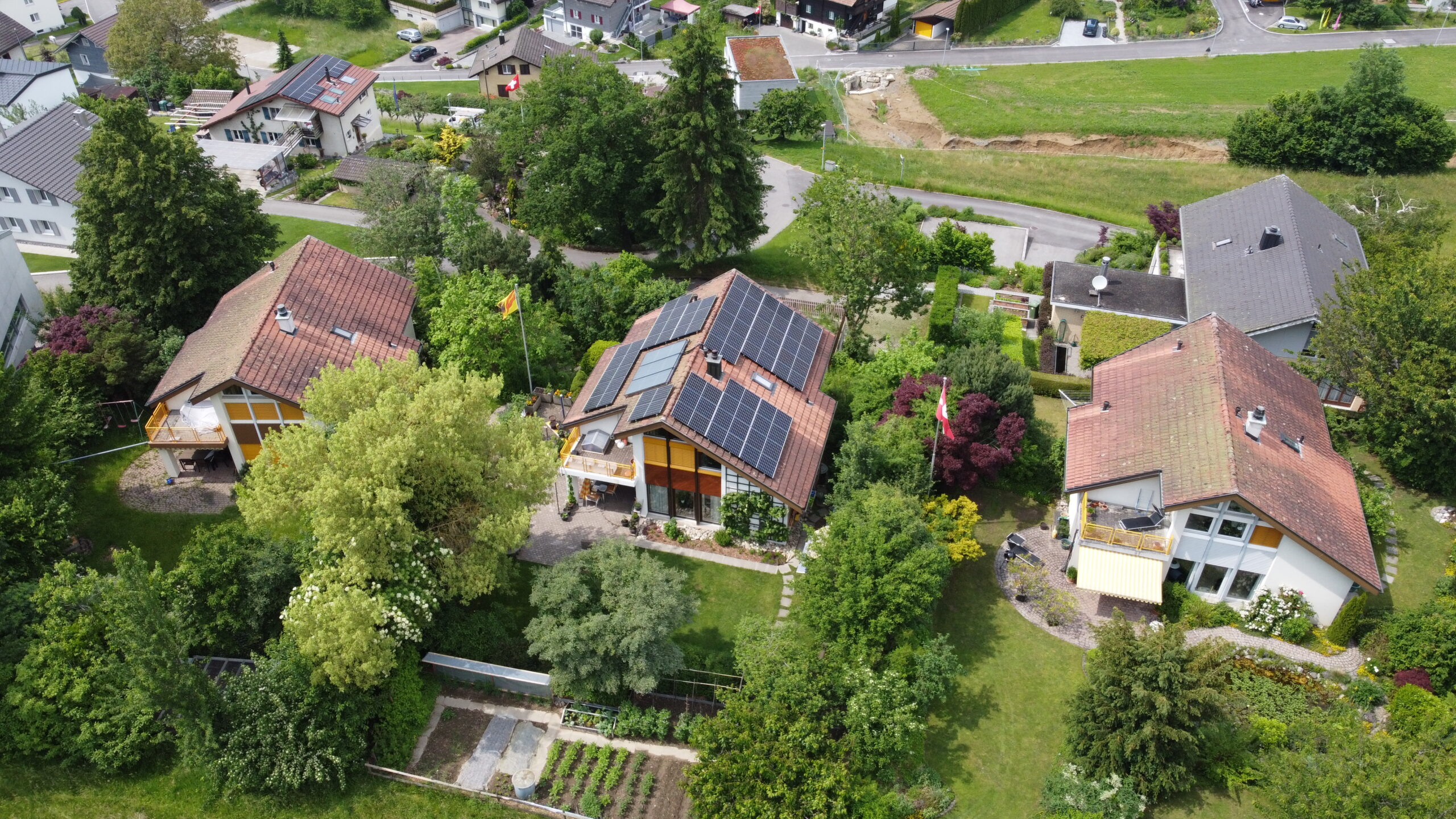 Solarprofi Nottwil Aufdach Photovoltaik für Einfamilienhaus